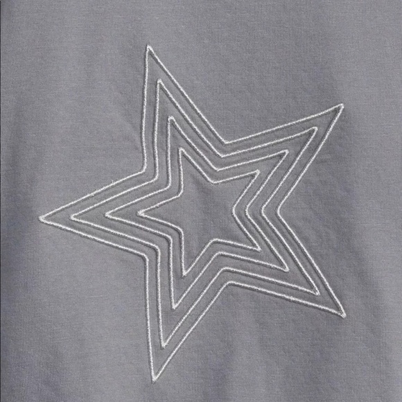 Gap toddler girl long sleeves top sz. 4T grey star print - Picture 3 of 3